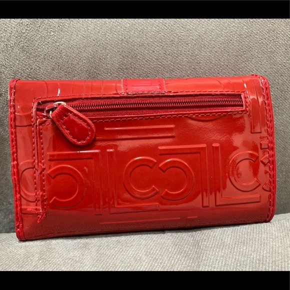 Liz Claiborne Trifold Wallet - Picture 2 of 6